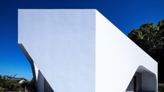 西宮・里山の白い平屋